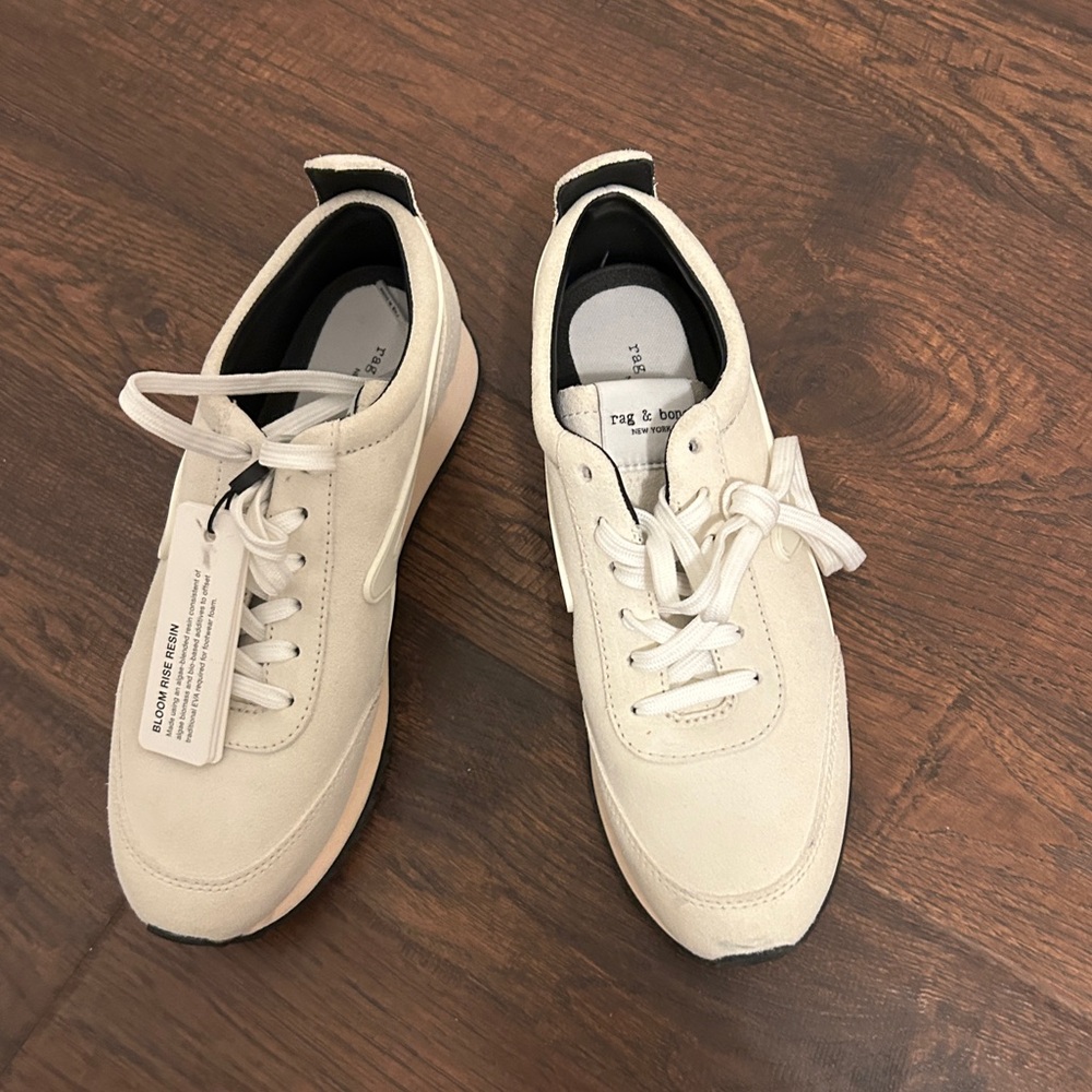 Rag & Bone Retro Runners in cream suede size 7 NWT